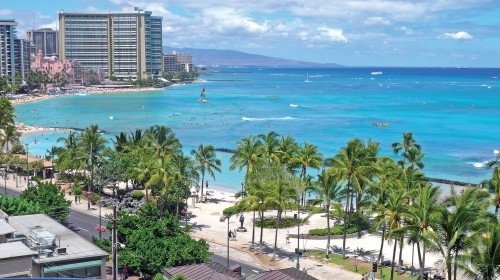 Waikiki Beach na ostrově Oahu, Havaj