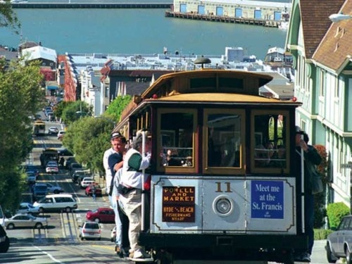 Kolejové vozy hromadné dopravy v San Franciscu